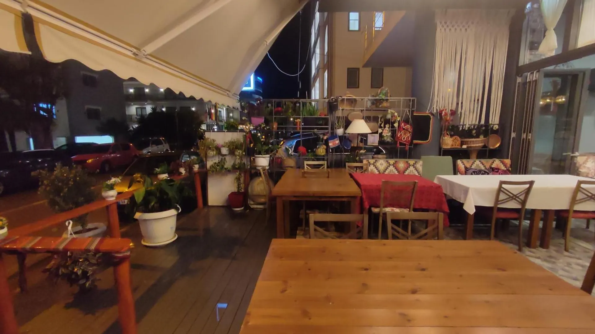 Summer Gate Apartment Sarandë 알바니아