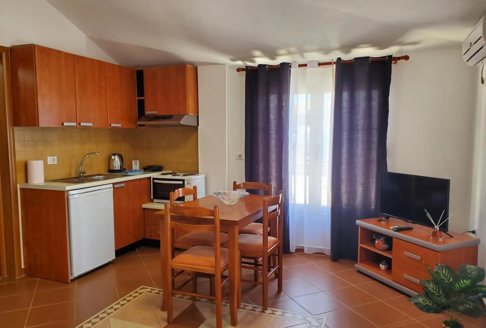 Summer Gate Apartment Aparthotel Sarandë