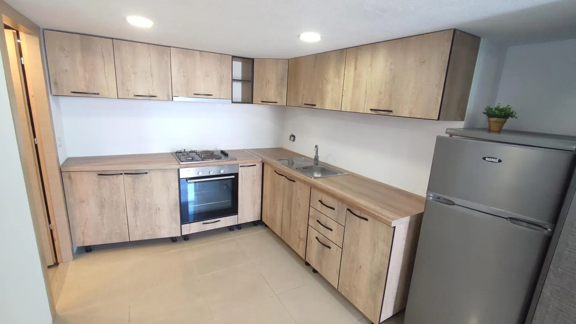 Summer Gate Apartment Sarandë 0*,  Albania